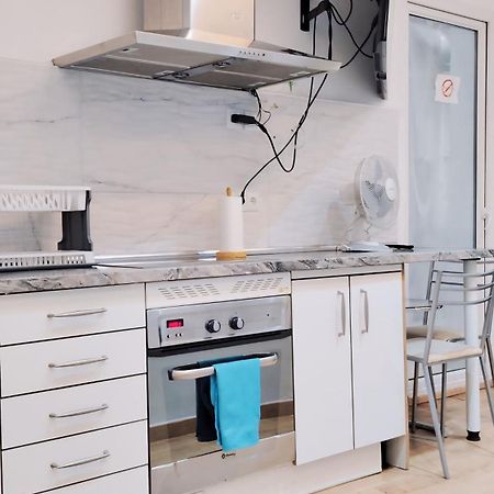 Centrico Apartamento Con Patio Madrid Exteriör bild
