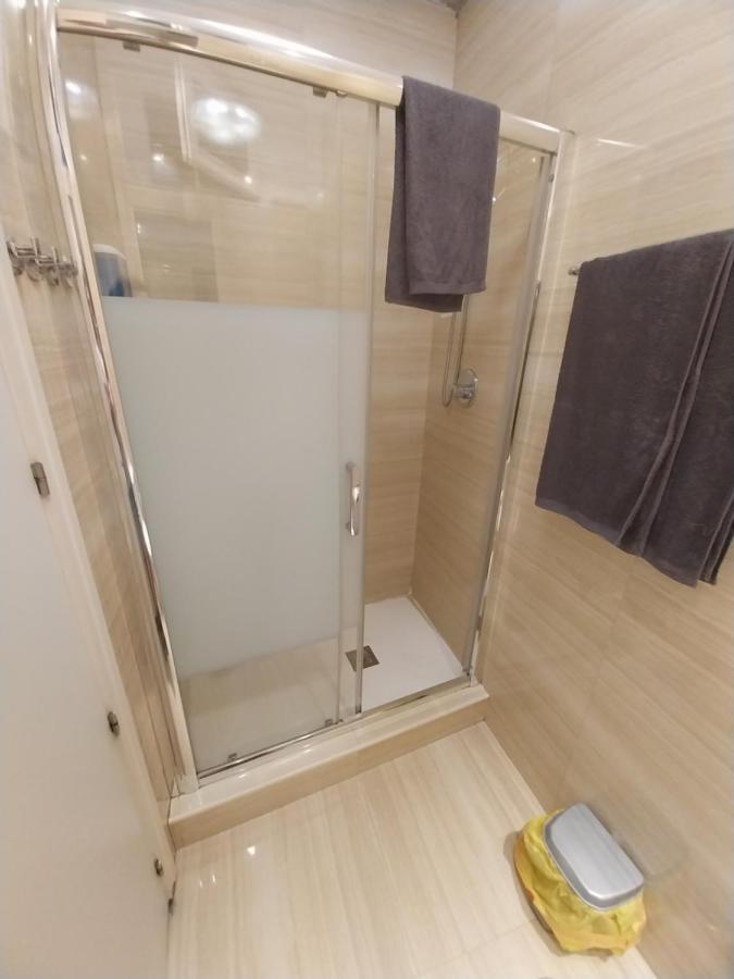 Centrico Apartamento Con Patio Madrid Exteriör bild