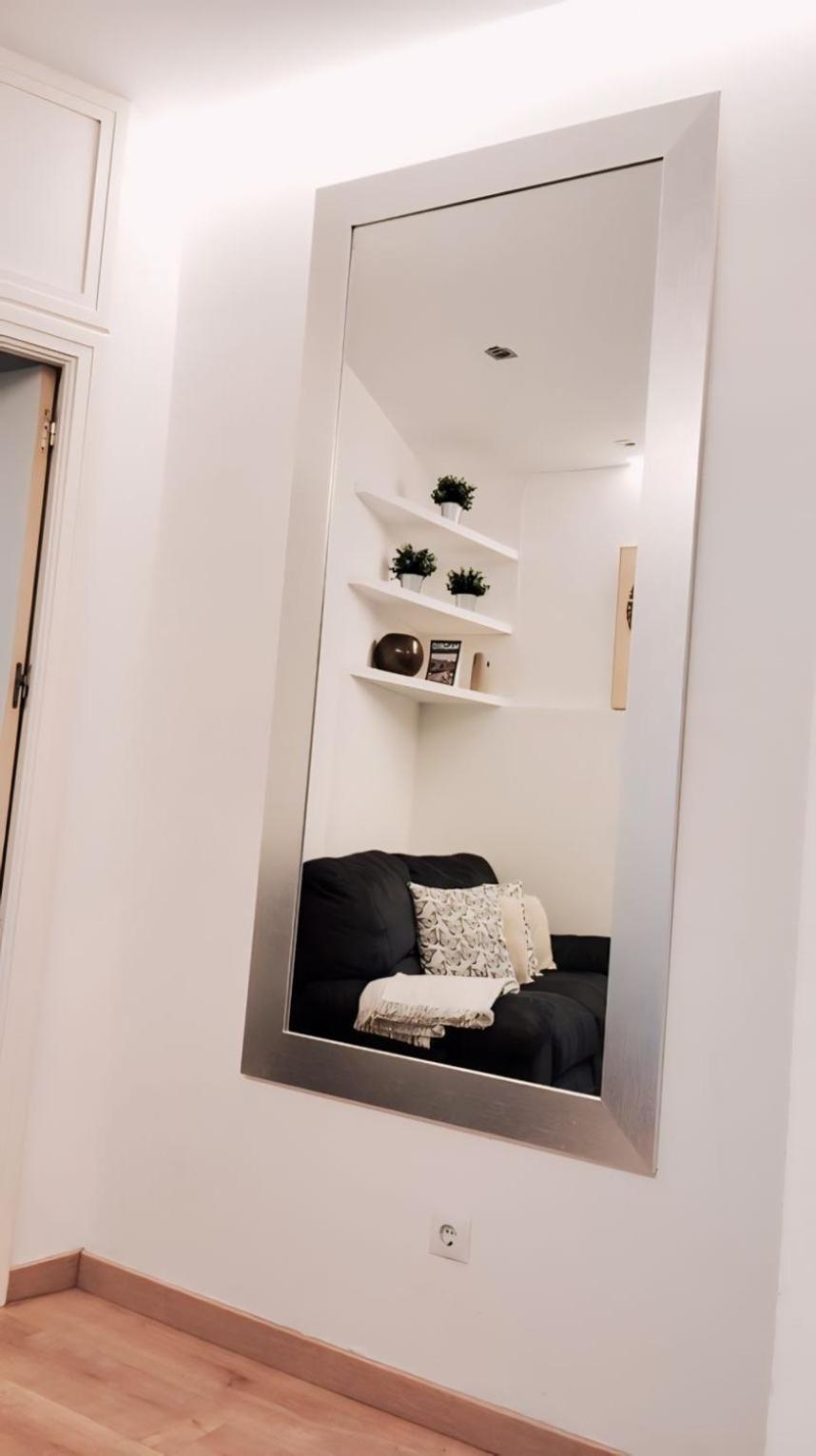 Centrico Apartamento Con Patio Madrid Exteriör bild