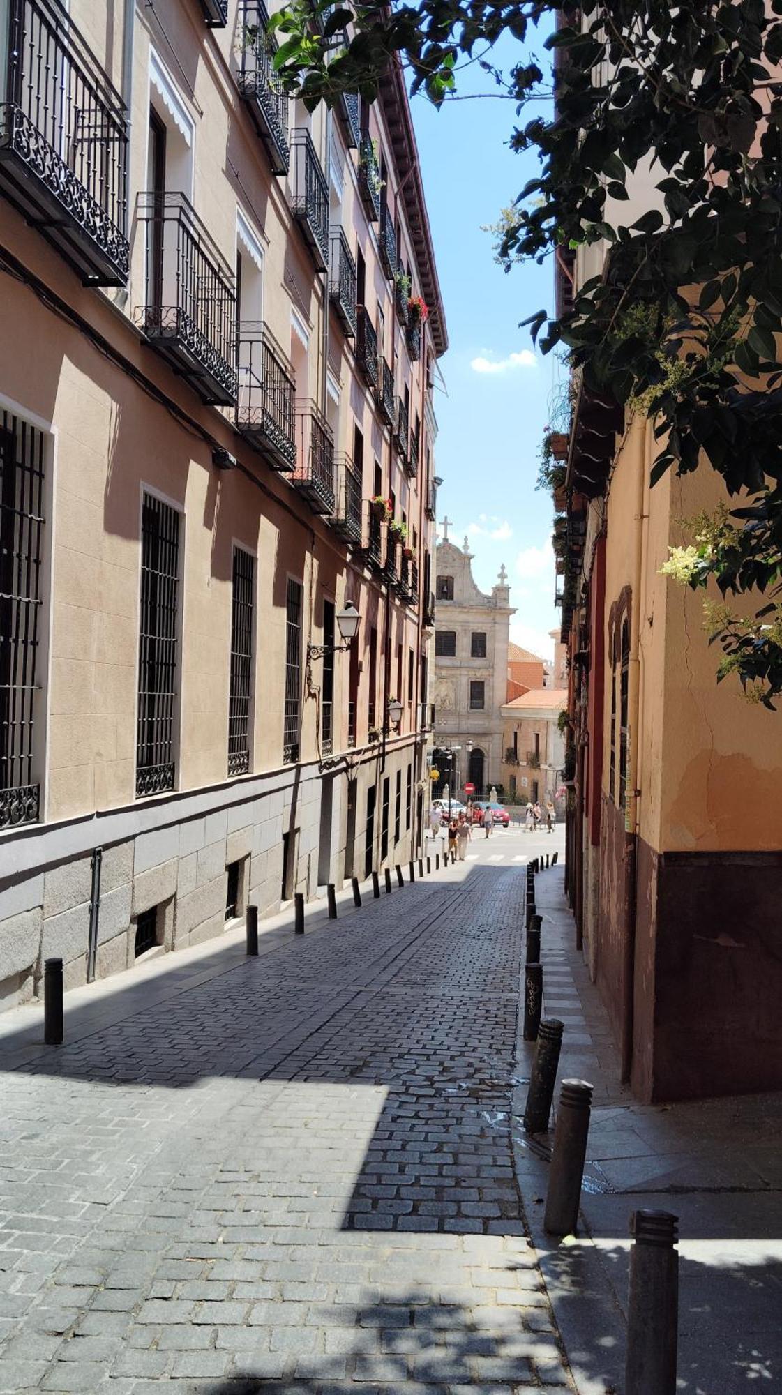 Centrico Apartamento Con Patio Madrid Exteriör bild